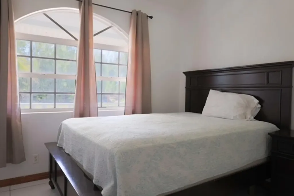 Bootle Bay, Oceanfront Estate Grand Bahama Freeport BS
