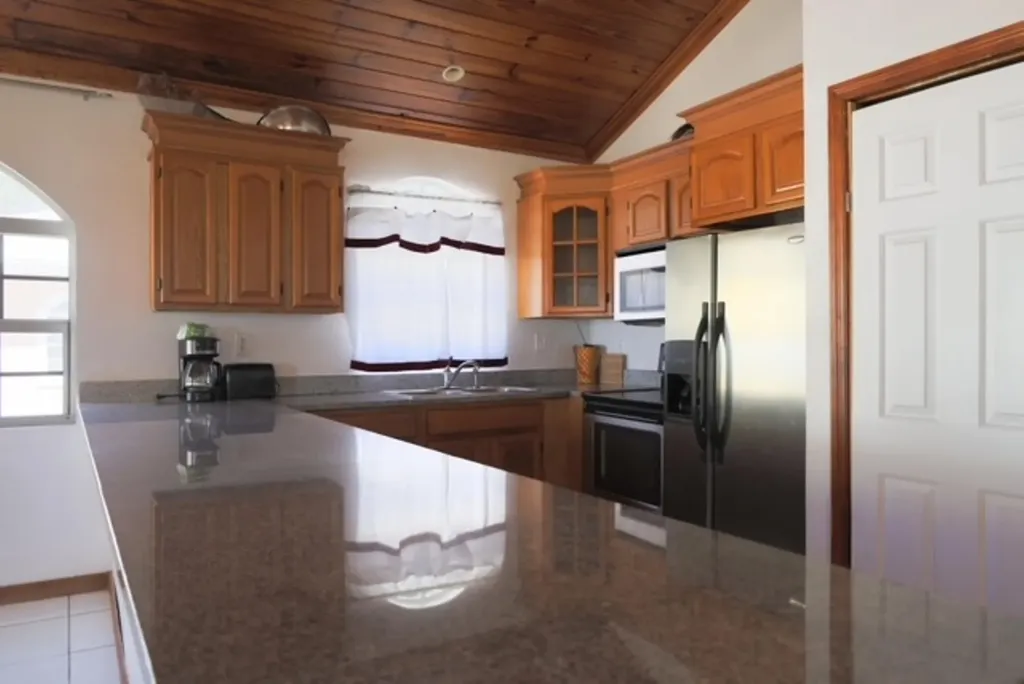 Bootle Bay, Oceanfront Estate Grand Bahama Freeport BS