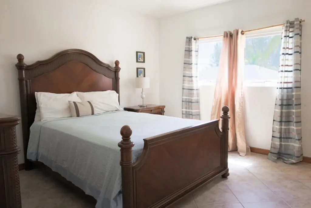 Bootle Bay, Oceanfront Estate Grand Bahama Freeport BS