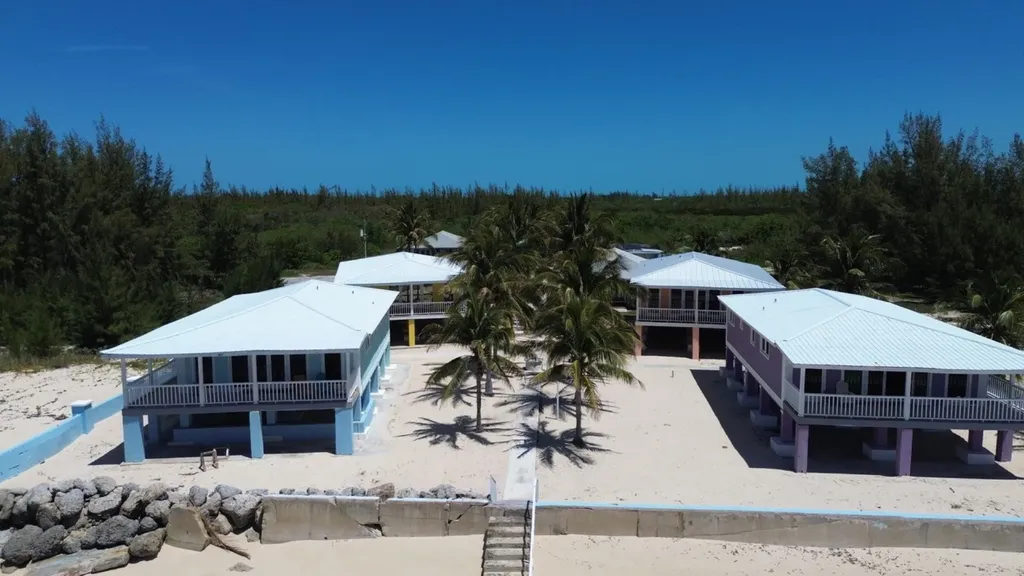 Bootle Bay, Oceanfront Estate Grand Bahama Freeport BS