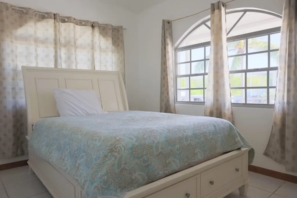 Bootle Bay, Oceanfront Estate Grand Bahama Freeport BS