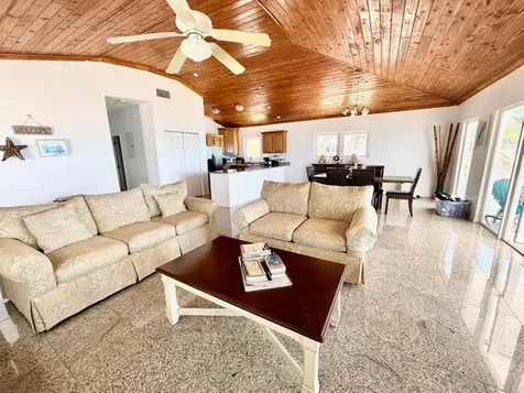 Bootle Bay, Oceanfront Estate Grand Bahama Freeport BS