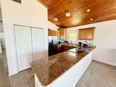 Bootle Bay, Oceanfront Estate Grand Bahama Freeport BS