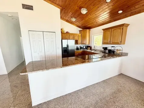 Bootle Bay, Oceanfront Estate Grand Bahama Freeport BS