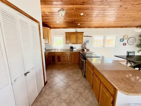 Bootle Bay, Oceanfront Estate Grand Bahama Freeport BS