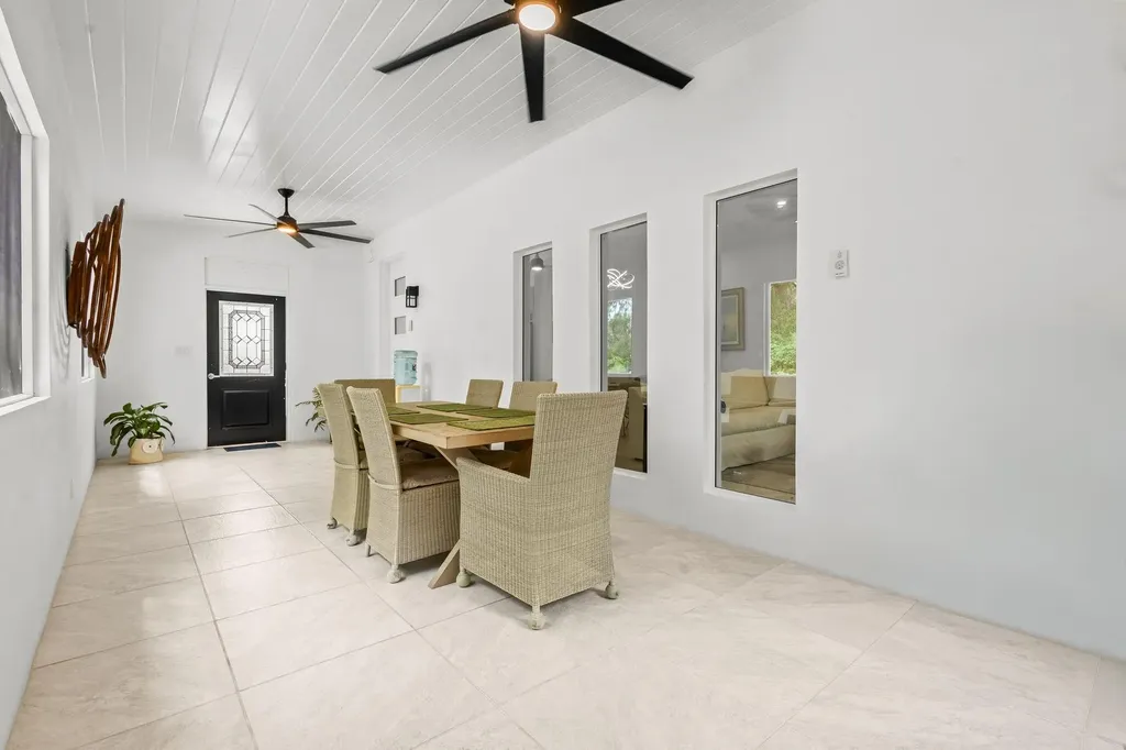 Splendid Isolation Eleuthera BS