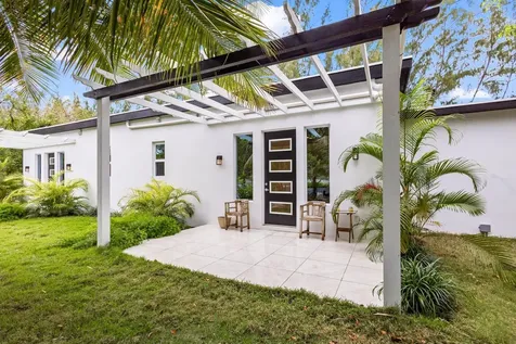 Splendid Isolation Eleuthera BS