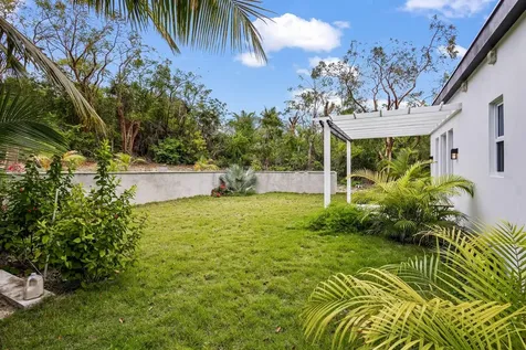 Splendid Isolation Eleuthera BS