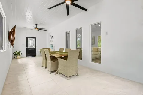 Splendid Isolation Eleuthera BS