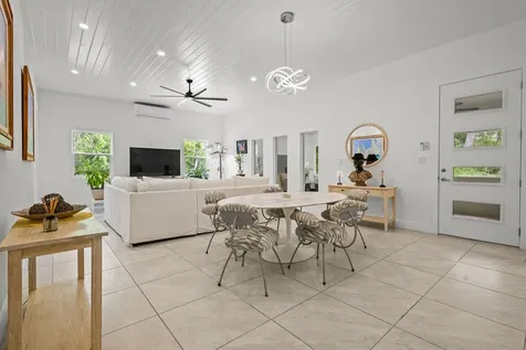 Splendid Isolation Eleuthera BS