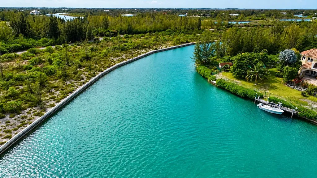 Bombard Road, Cannon Bay 49 Grand Bahama Freeport BS