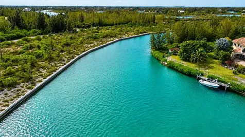 Bombard Road, Cannon Bay 49 Grand Bahama Freeport BS