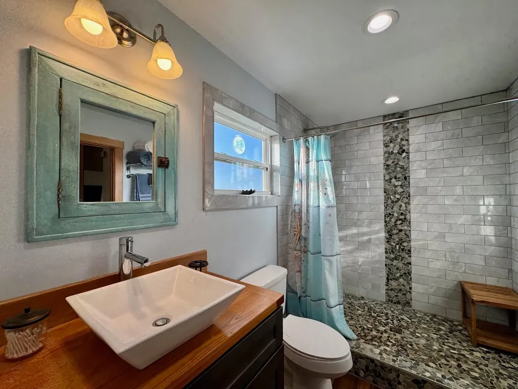 Latitude Adjustment Eleuthera BS
