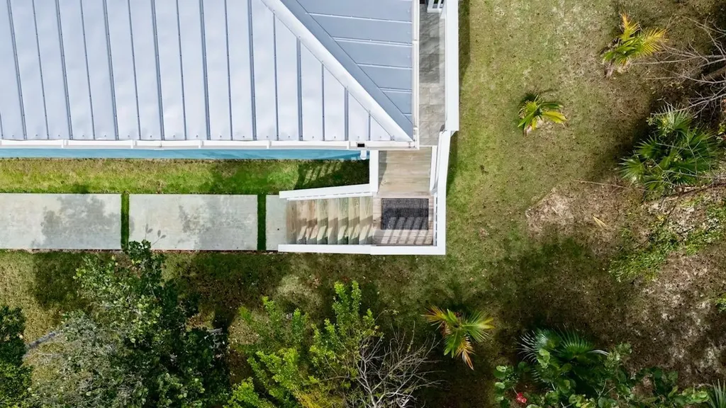 Latitude Adjustment Eleuthera BS