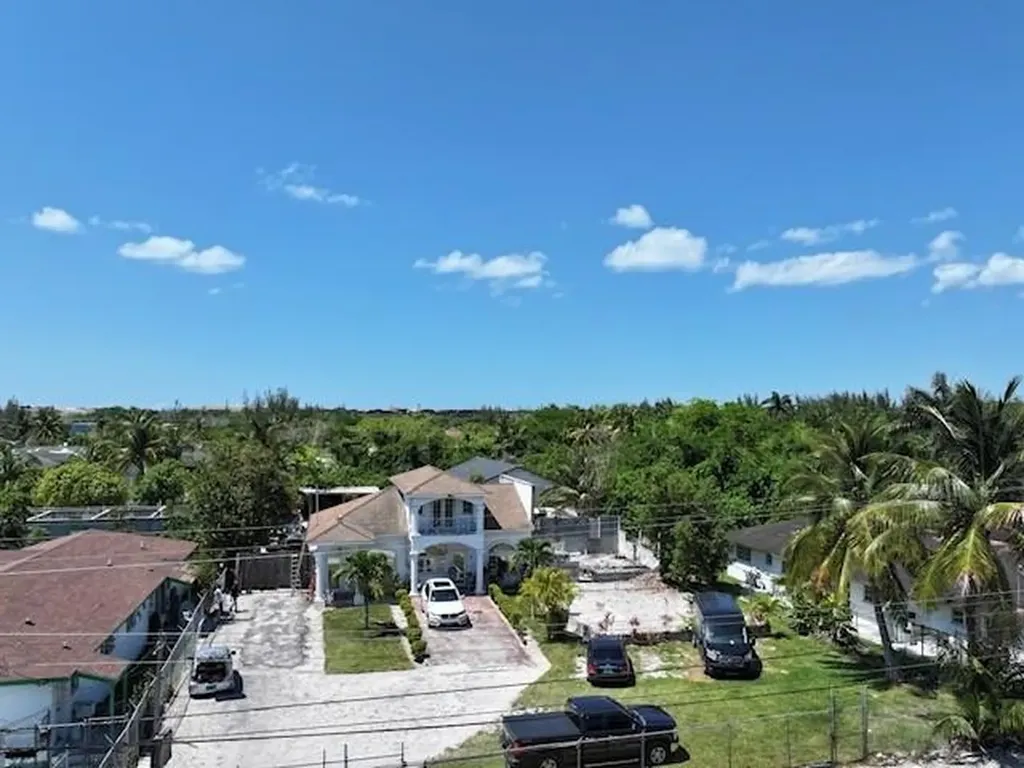 Bellot Road 42 New Providence Paradise Island BS
