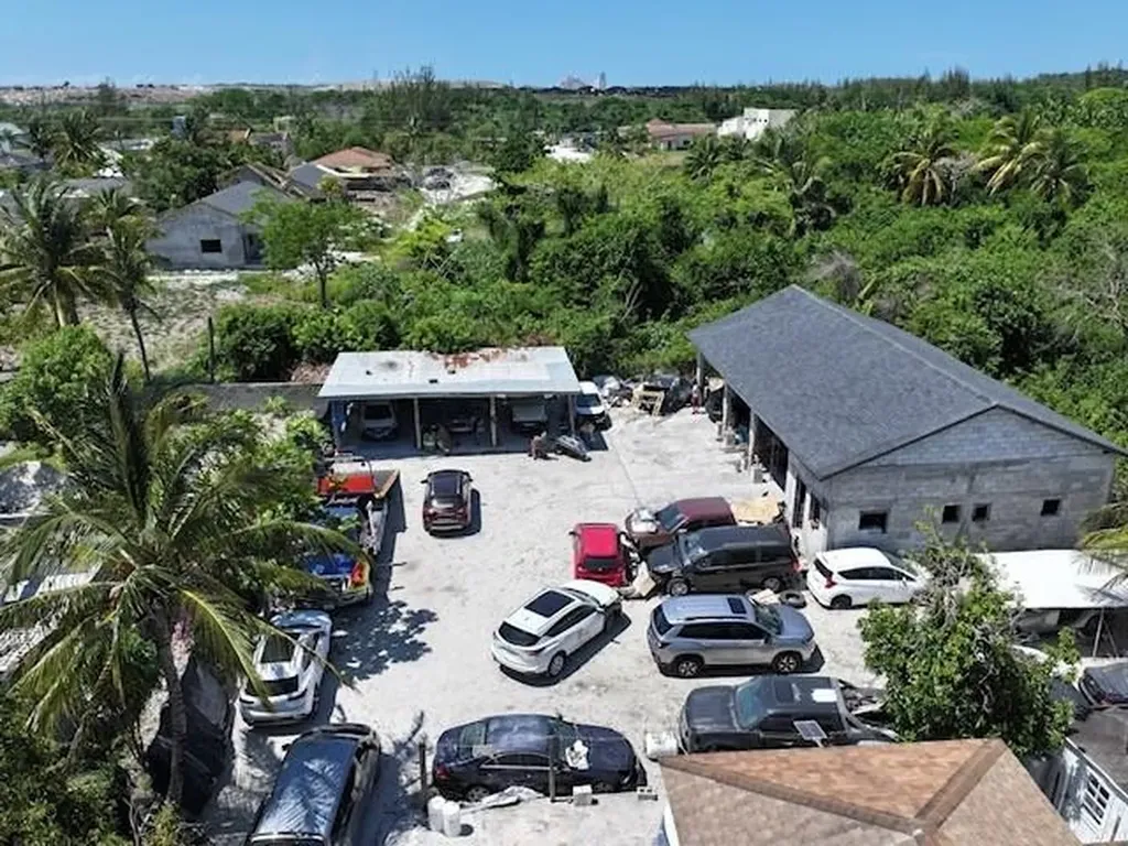Bellot Road 42 New Providence Paradise Island BS