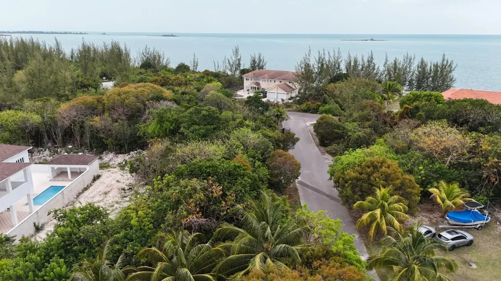 Paul Cay & Ocean Drive New Providence Paradise Island BS