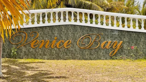 Paul Cay & Ocean Drive New Providence Paradise Island BS