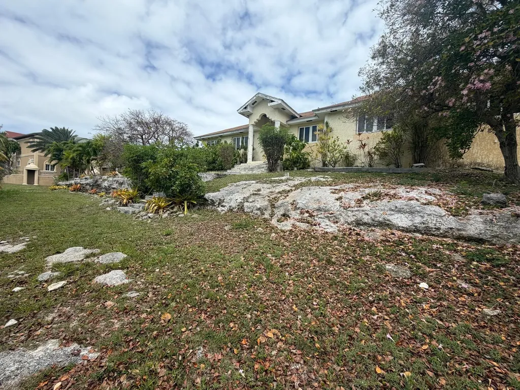 Woodland Way 32 New Providence Paradise Island BS