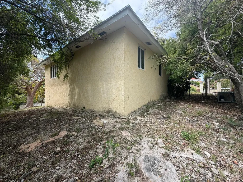 Woodland Way 32 New Providence Paradise Island BS