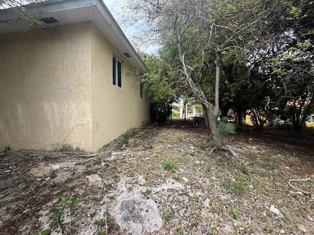 Woodland Way 32 New Providence Paradise Island BS