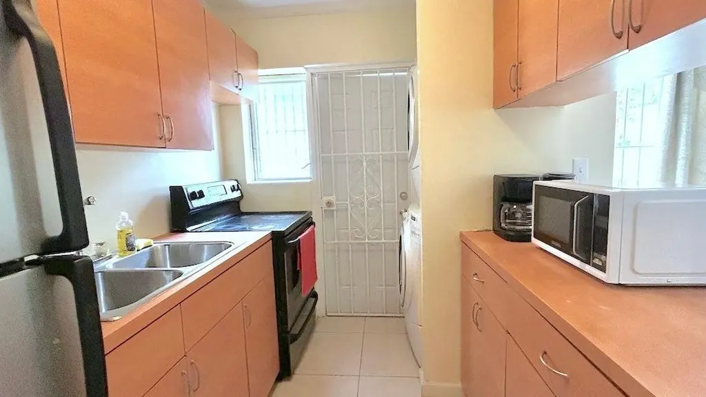 Collins Avenue, Nassau, T 14 New Providence Paradise Island BS