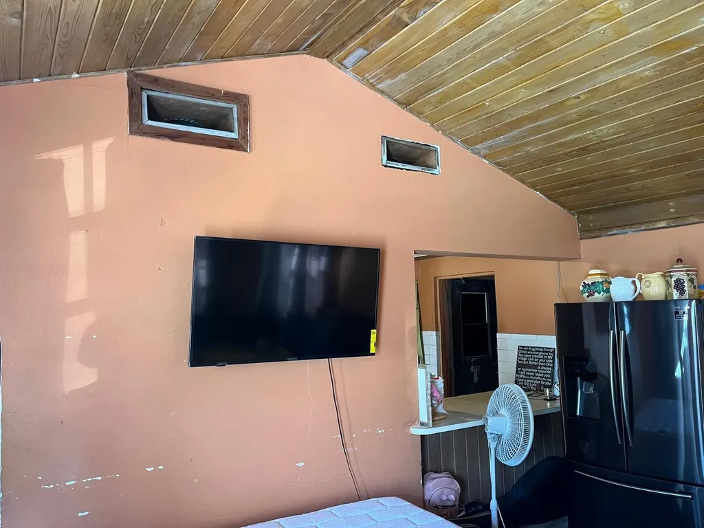 Broncoville Of Forest Dri Abaco BS