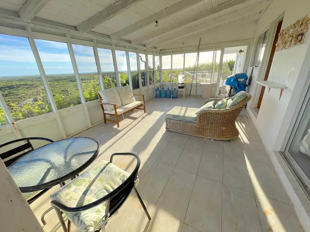 2/1 Home Pool/garage Long Island BS