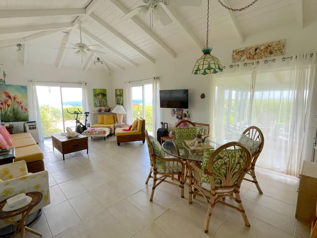 2/1 Home Pool/garage Long Island BS