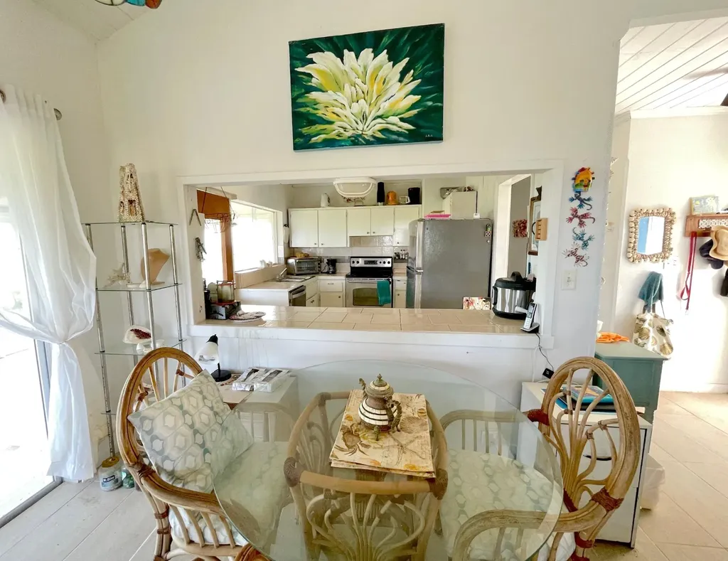 2/1 Home Pool/garage Long Island BS