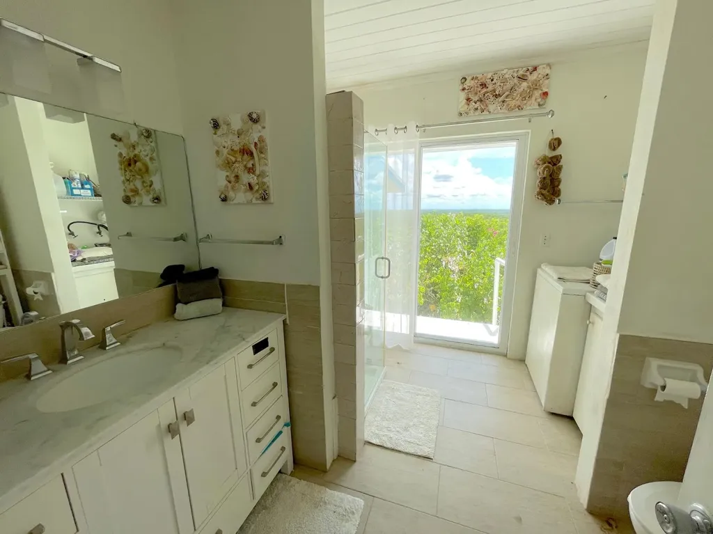 2/1 Home Pool/garage Long Island BS