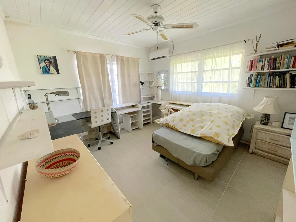 2/1 Home Pool/garage Long Island BS