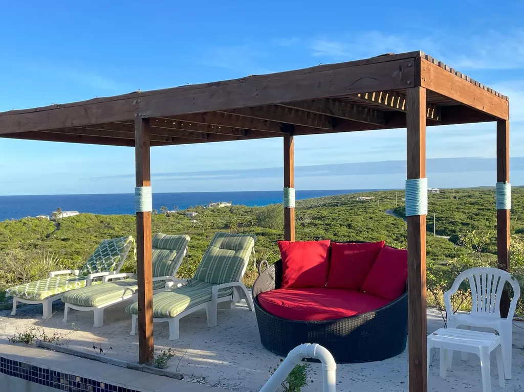 2/1 Home Pool/garage Long Island BS