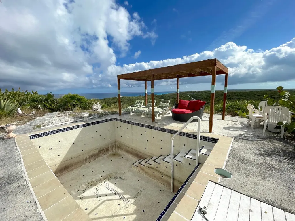 2/1 Home Pool/garage Long Island BS