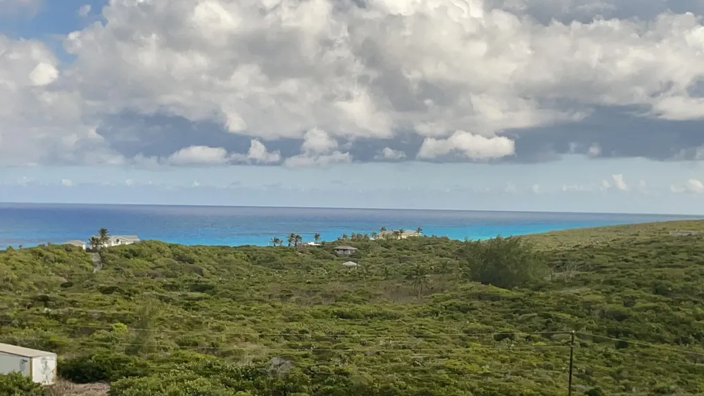 2/1 Home Pool/garage Long Island BS