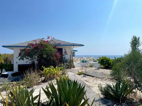 2/1 Home Pool/garage Long Island BS