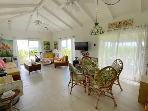 2/1 Home Pool/garage Long Island BS