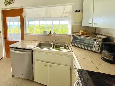 2/1 Home Pool/garage Long Island BS