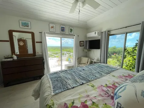 2/1 Home Pool/garage Long Island BS