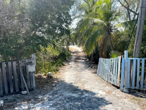 2/1 Home Pool/garage Long Island BS