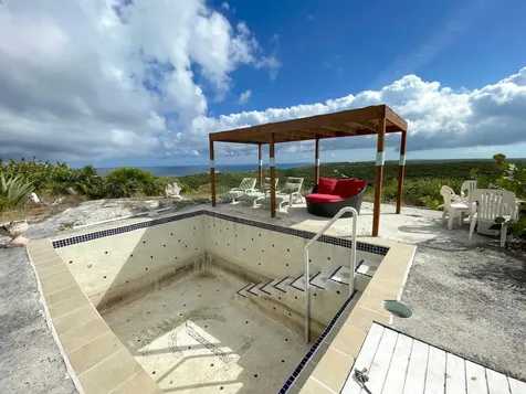 2/1 Home Pool/garage Long Island BS