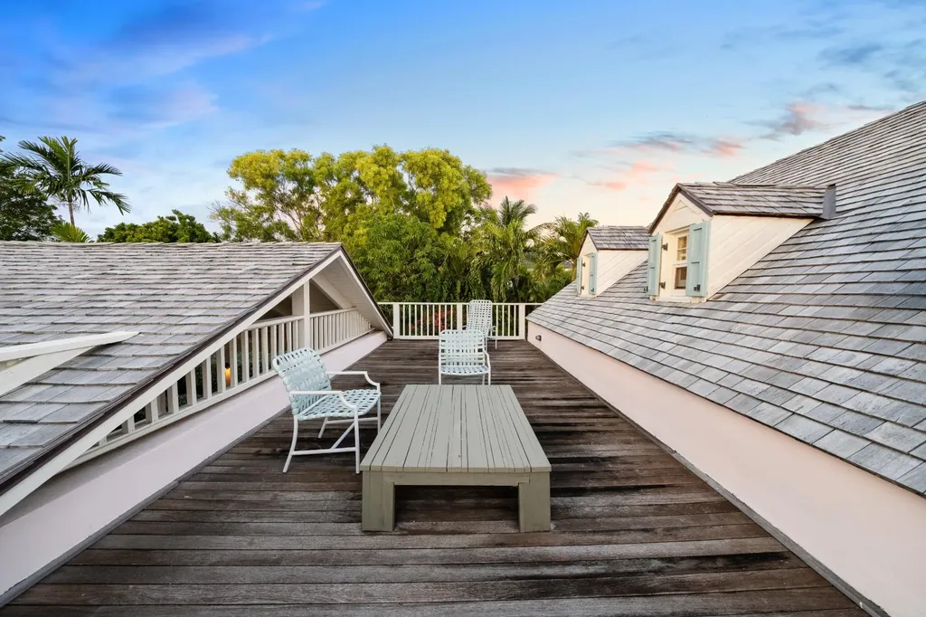 Crown Street Eleuthera BS