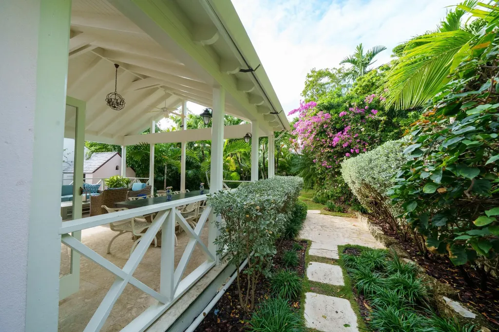 Crown Street Eleuthera BS