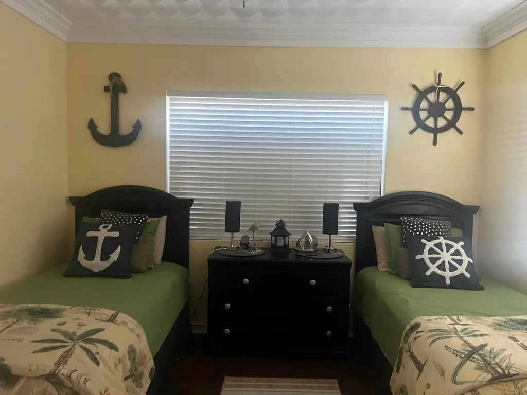 Buccaneer Point Bimini BS