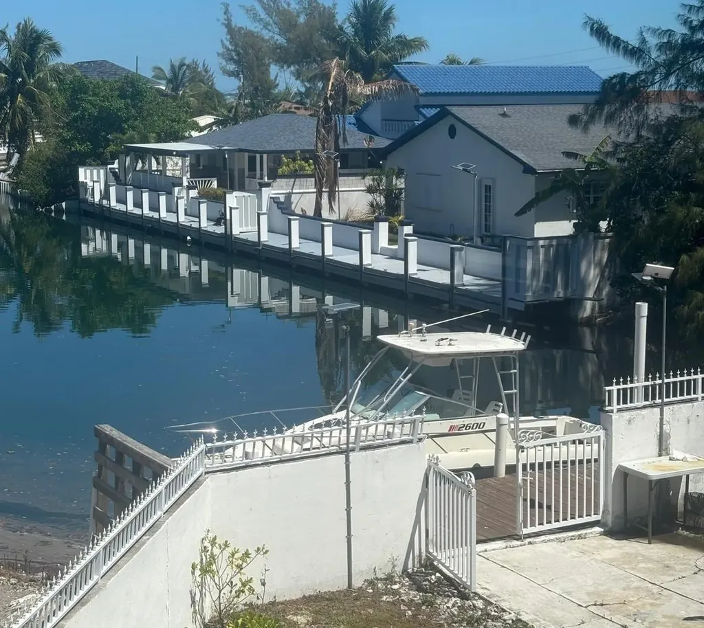 Buccaneer Point Bimini BS