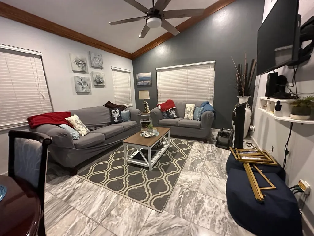 Buccaneer Point Bimini BS