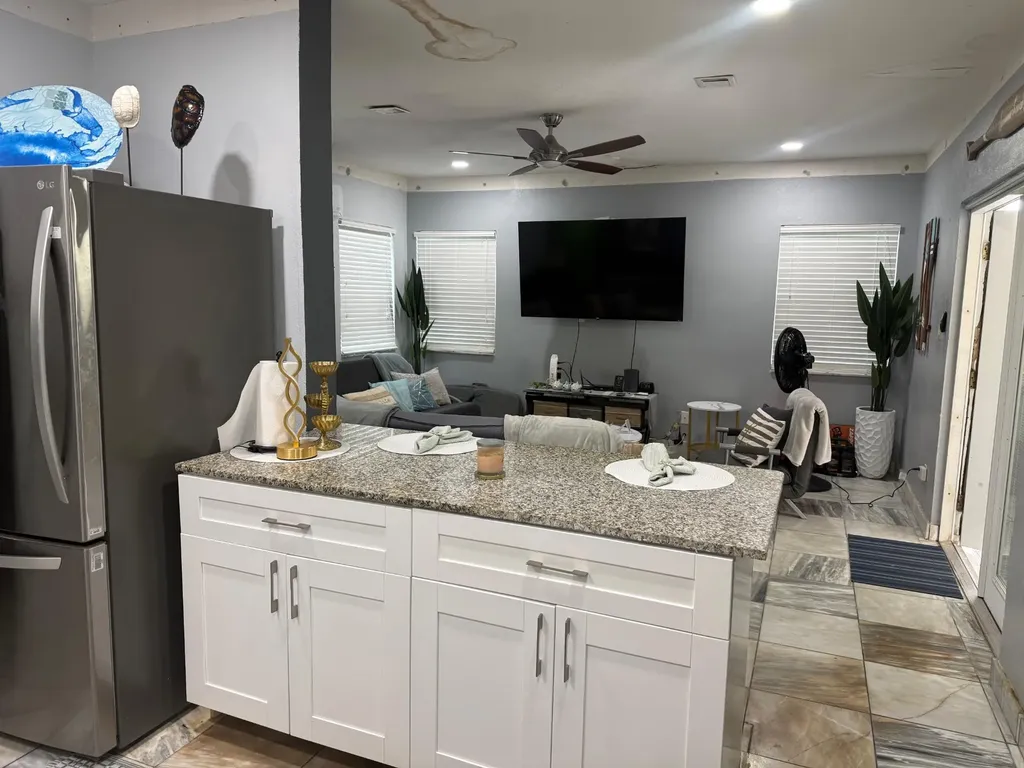 Buccaneer Point Bimini BS