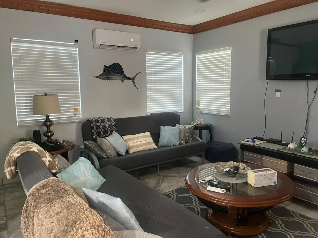 Buccaneer Point Bimini BS