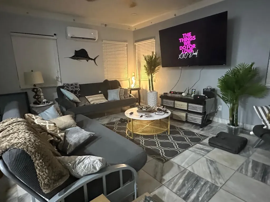 Buccaneer Point Bimini BS