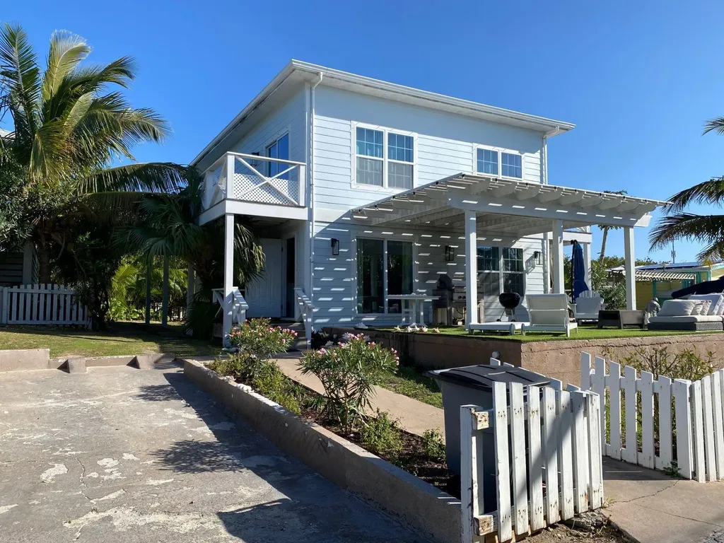 Off Course House Guana Abaco BS